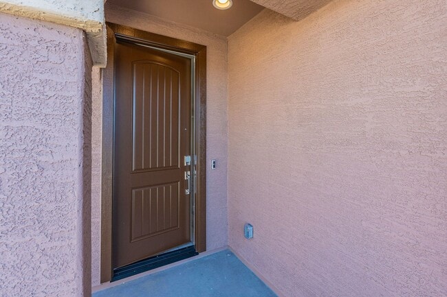 Building Photo - Modern Elegance in the Heart of Asante – Like-New 4 Bedroom Home