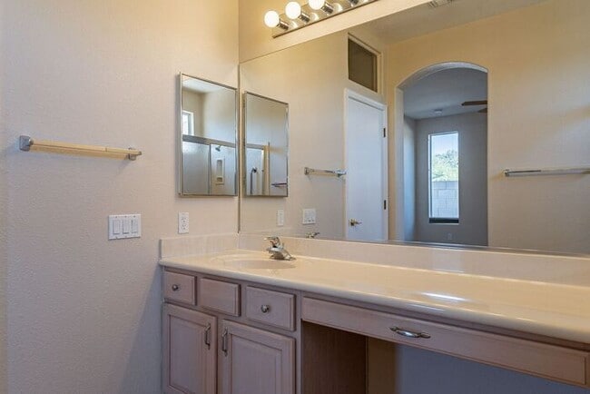 Building Photo - 7602 W Starry Night Ln