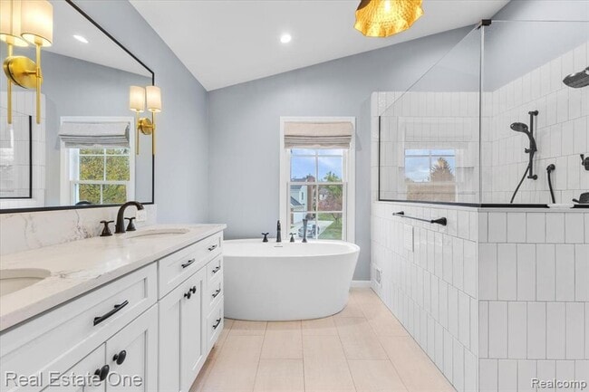 Building Photo - 1568 Grandview Dr