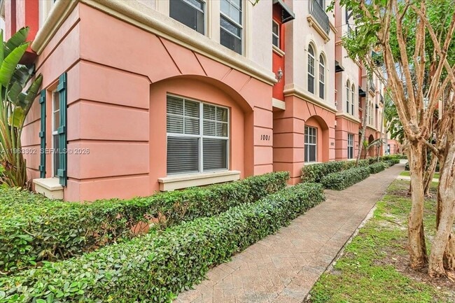 Building Photo - 1033 NE 17th Way