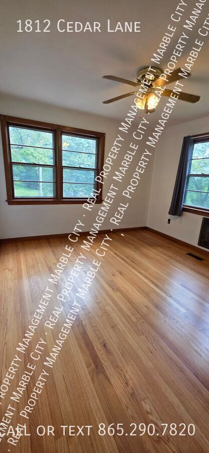 Building Photo - 1812 Cedar Ln