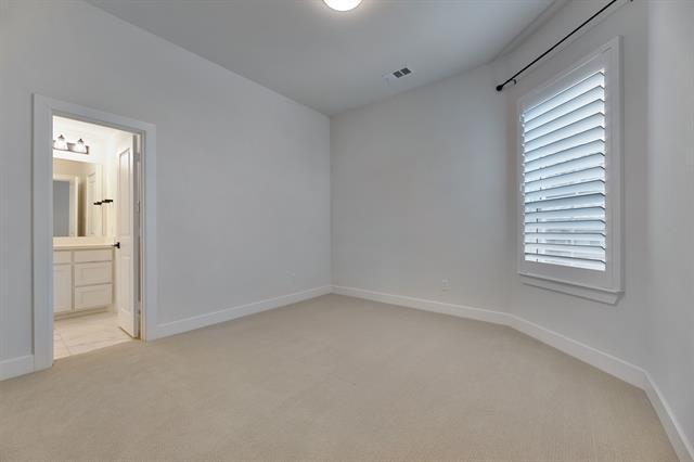 Building Photo - 545 Goose Lake Dr