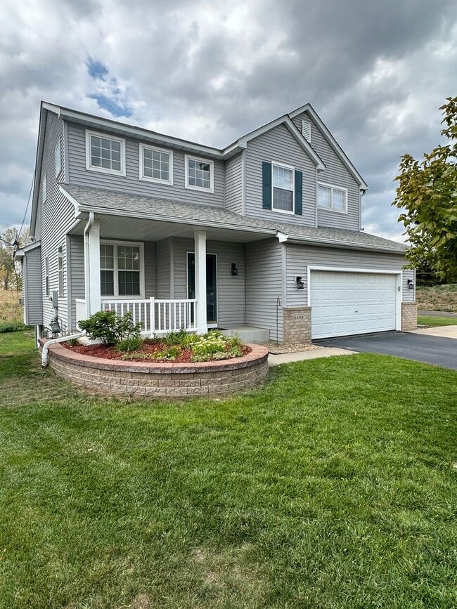 Primary Photo - Spacious Single Family Home, Fireplace, 3....