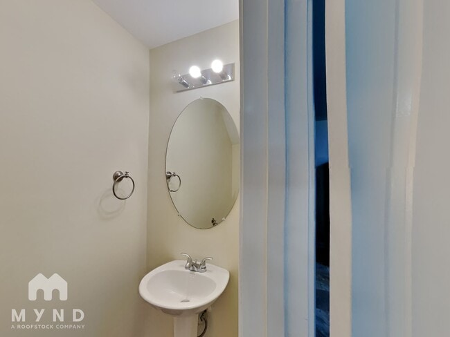 Building Photo - 168 Alton Cir