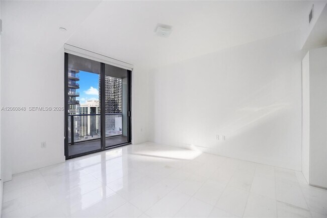 Building Photo - 1010 Brickell Ave