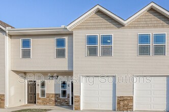 Building Photo - 2921 S Harvard Ave