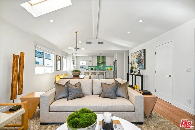 Building Photo - 2751 Midvale Ave