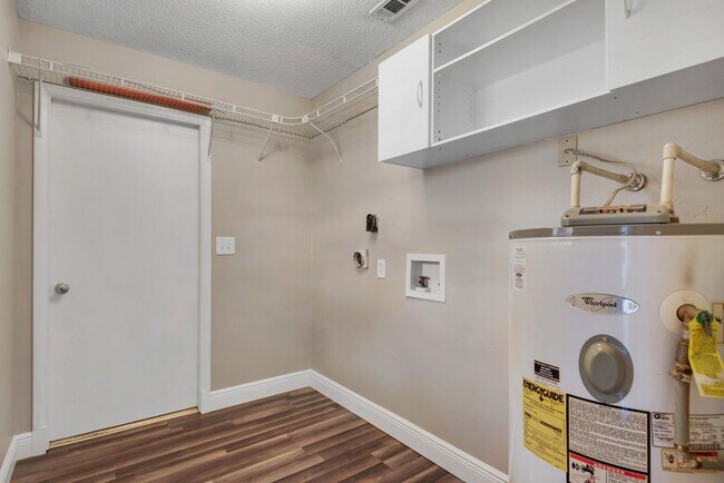 Building Photo - 266 Honeysuckle Way