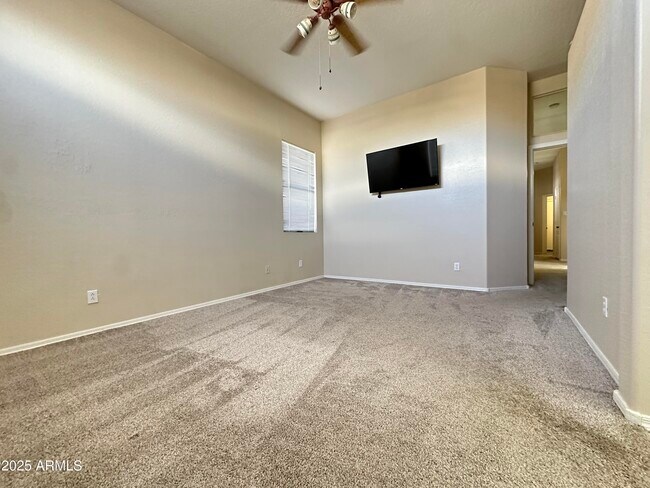 Building Photo - 8760 W Adam Ave