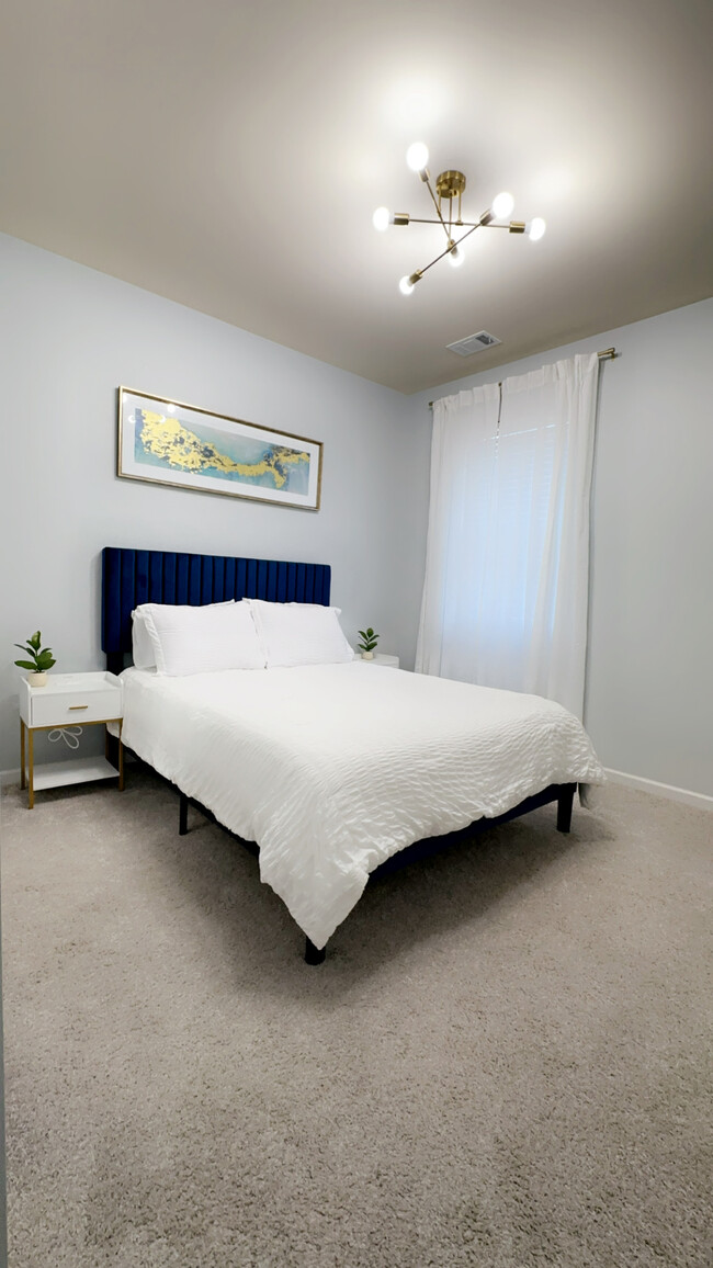 Building Photo - 609 Yazzie Pl