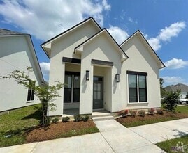 Building Photo - 3 Bedroom With a Bonus Room In Central Sch...