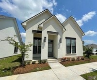 Building Photo - 3 Bedroom With a Bonus Room In Central Sch...