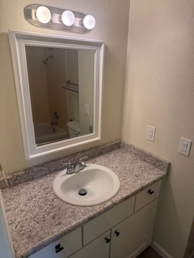 Building Photo - 3007-3009 JUANIPERO