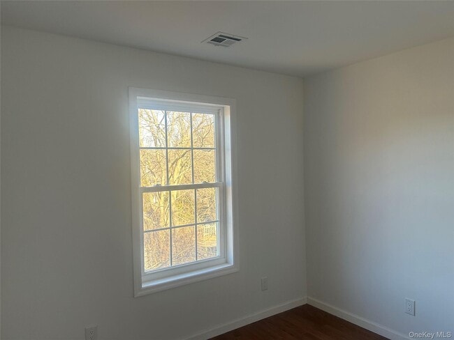 Building Photo - 15 Waldron Ave