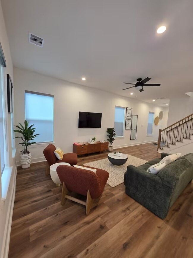 Building Photo - 1106 Paul Quinn St