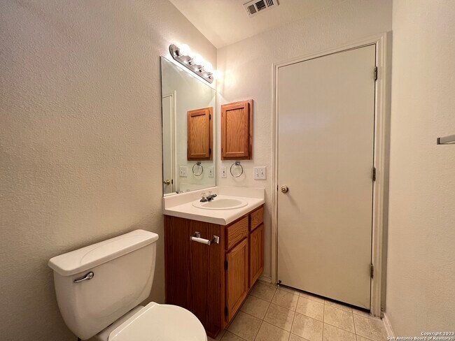 Building Photo - 530 Coral Harbor