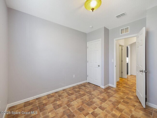 Building Photo - 1440 Lexington Square SW