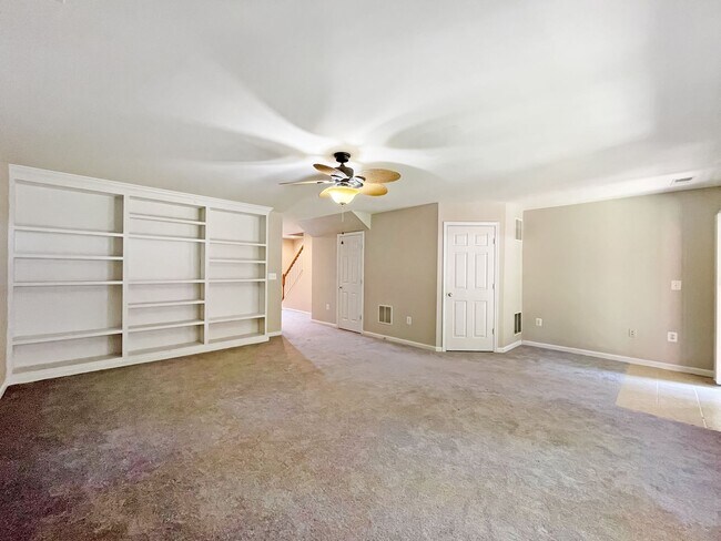 Building Photo - 15716 Palermo Terrace