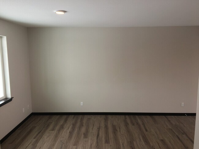 Building Photo - 2303 Landon Ln