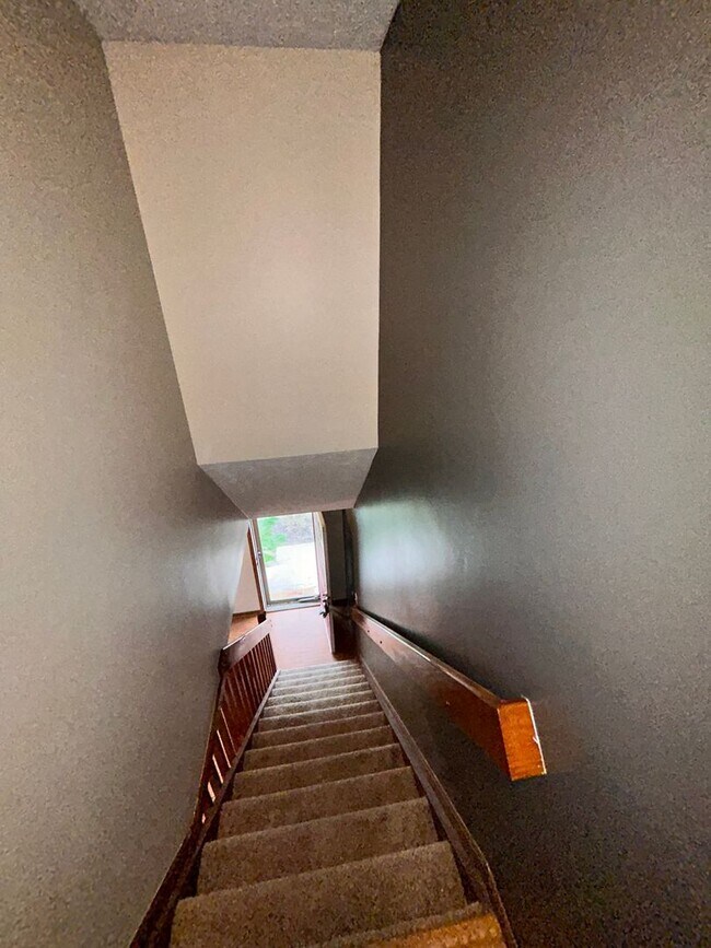 Building Photo - 2-Bedroom Unit in Blacklick