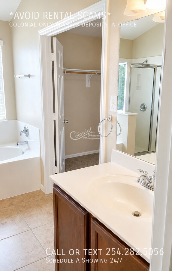 Building Photo - 711 Cattail Cir