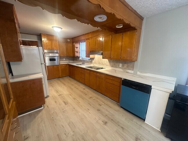 Building Photo - 5028 Grammes Rd