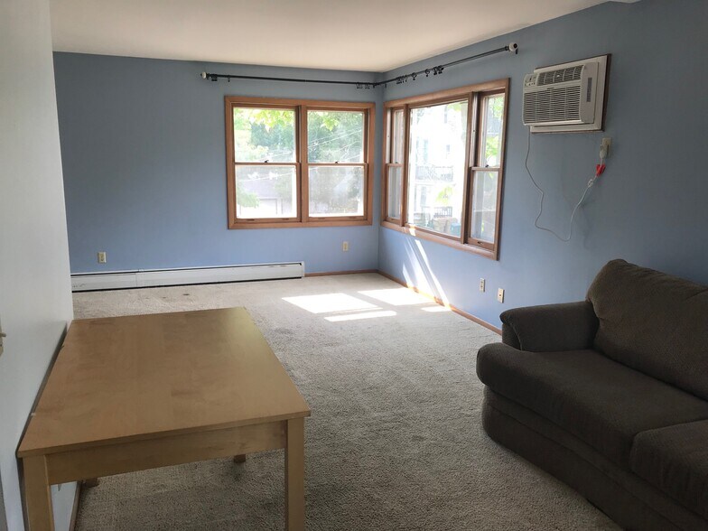 Building Photo - 413 S Charter St