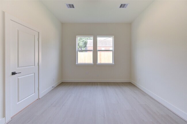Building Photo - 4336 Avron Dr
