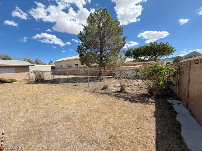 Building Photo - 1571 Turf Dr