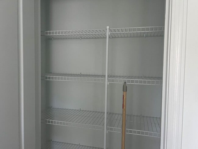 Building Photo - 1456 Jay Rd