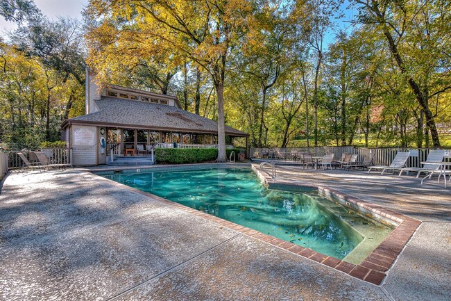 Building Photo - 3900 Aspen Dr