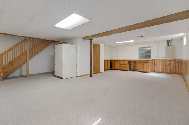 Building Photo - 616 Blue Spruce Ln