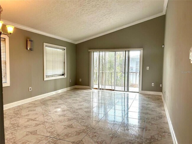 Building Photo - 6042 Amberly Ave