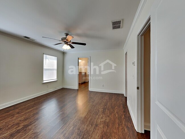 Building Photo - 1425 Arbor Pl Dr