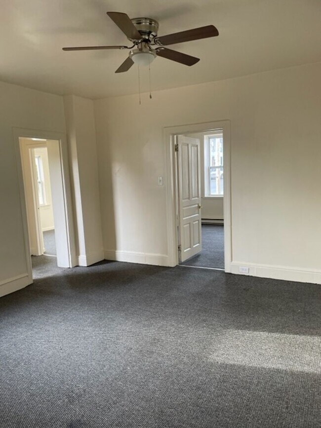 Building Photo - 237 Pattison St