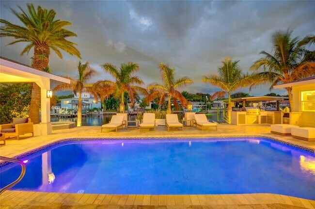 Building Photo - 807 Snug Island