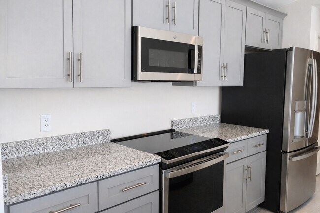 Building Photo - 500 NW 20th St