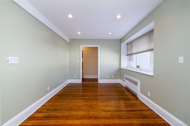 Building Photo - 25 Aldred Ave