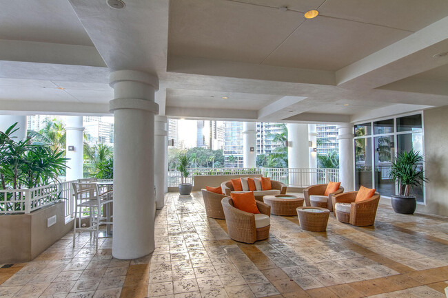 Building Photo - 801 Brickell Key Blvd