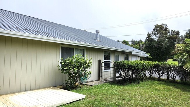 Building Photo - Rental Available in Beautiful Waimea
