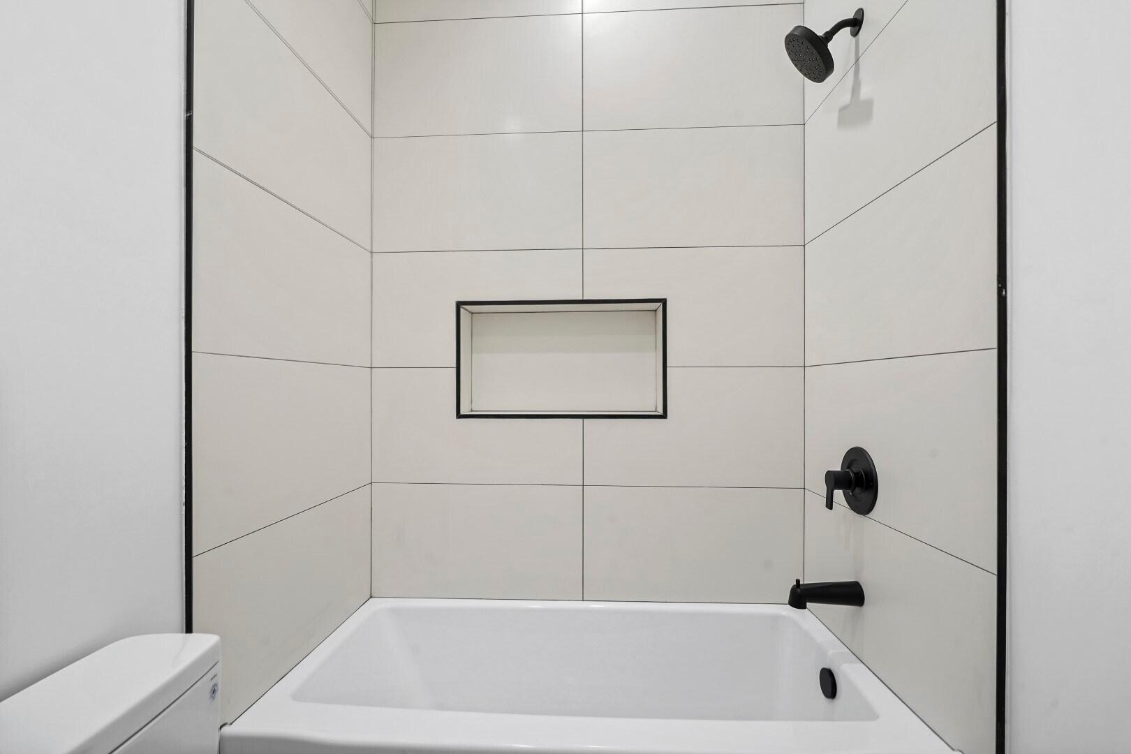 Building Photo - 7906 Oakdale Ave