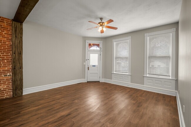 Building Photo - 1017 Ann Ave