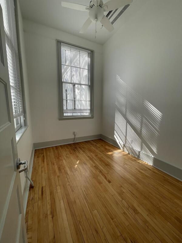 Building Photo - 315 W 38th St