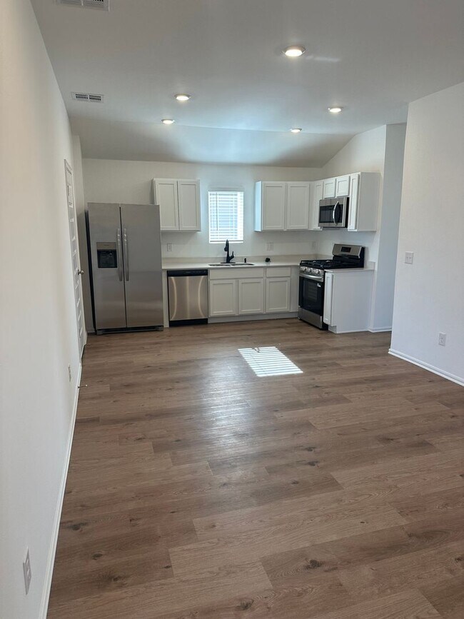 Building Photo - Brand New Two Bedroom | Two Bathroom Home in Purcell