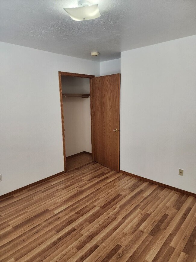 Building Photo - Newly remodeled 3 bedroom home!