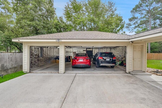 Building Photo - 2511 N Yorkchase Ln