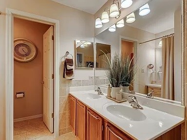 Building Photo - 8 Grandview Ct