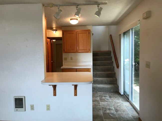 Building Photo - CL2622-2624