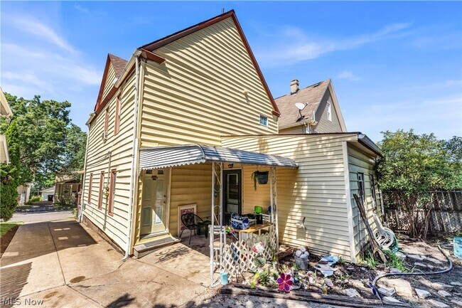 Building Photo - 3103 Ruby Ave