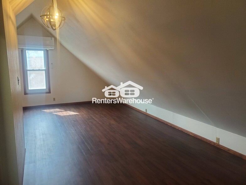 Building Photo - 1607 S 73rd St